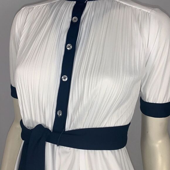 Vintage White Navy Half Button Short Sleeve Dress with Tie Waist Belt Size Mediu - Picture 5 of 15